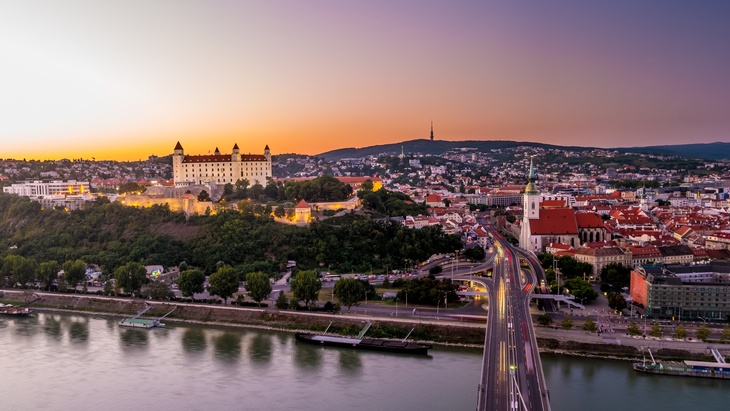 fotolia.com © romas_ph Bratislava hrad město byty
