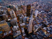 Luxusní mrakodrap Millenium Tower v San Francisku se propadá