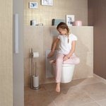 Výškově nastavitelné WC prvky Viega ocení všechny generace. (Foto: Viega)