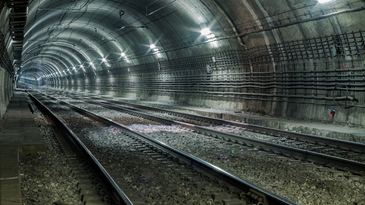 Železniční tunel - ilustrační obrázek, fotolia.com © alex_black