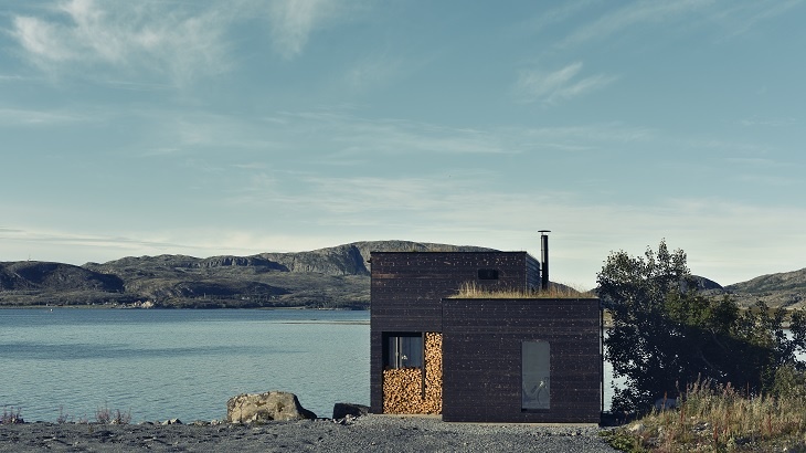 Severská architektura: Rodinný dům, kde rybaří přímo z balkónu