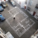 Pomocí lepící pásky architekti nakreslí váš byt na dvorek. Zdroj: Vardehaugen AS