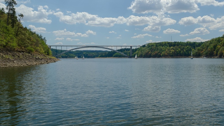 Přehrada Orlík, most