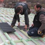 Po provedení všech vrutů je konstrukce již plně únosná a lze klást latě a libovolnou krytinu.
