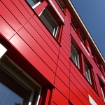 Detail fasádních kazet Lindab na Dětském domově v Ústí nad Labem.