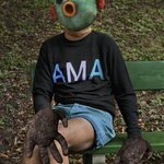 Fotograf roku: Vendula Knopová / Portréty studentů Katedry scenáristiky a dramaturgie FAMU, fotografie pro kolekci Chataři (Tereza Rosalie Kladošová), fotografie pro Amazing production a You Make T-shirt