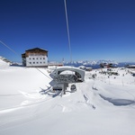 Předzvětralé modrošedé kazety RHEINZINK- prePATINA blaugrau Kitzsteinhorn – stanice Gletscherjet 3 + 4 Kitzsteinhorn
