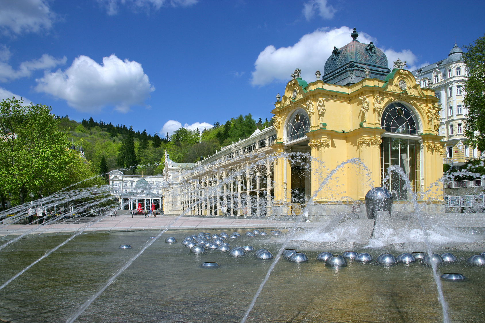 I vodní zdroje, vodovodní řady nebo i kulturní památky či památkové zóny mají svá ochranná pásma. © Fotolia.com - kaprikfoto