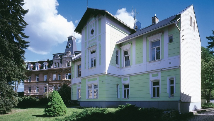 Schrothovy léčebné lázně v Dolní Lipové na Jesenicku jsou znovu v provozu Schrothovy léčebné lázně v Dolní Lipové na Jesenicku jsou znovu v provozu