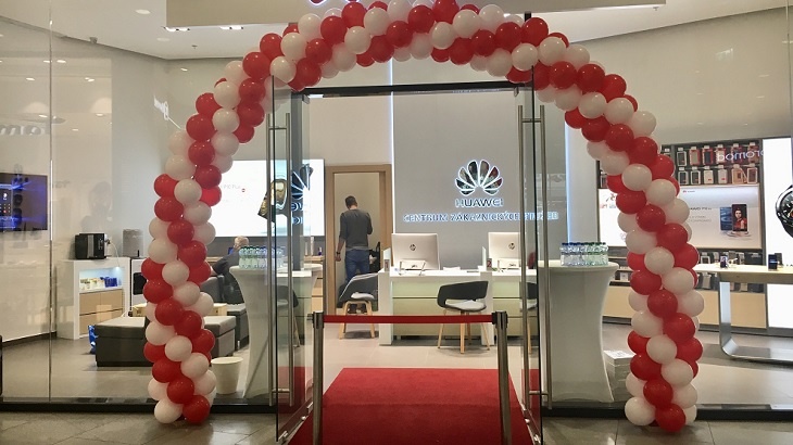První zákaznické centrum společnosti Huawei v České republice v prostorách obchodního centra Quadrio v Praze na Národní třídě