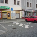 Parkovací stání pro handicapované ve městech (foto: autor)