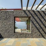 Skromný dům s výhledem na hory nezapře inspiraci světovou architekturou  Foto: Shamanth Patil J.