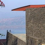 Skromný dům s výhledem na hory nezapře inspiraci světovou architekturou  Foto: Shamanth Patil J.