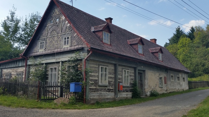 Pro opravu starých domů se mají používat postupy a materiály, kterými tyto stavby vznikly Pro opravu starých domů se mají používat postupy a materiály, kterými tyto stavby vznikly