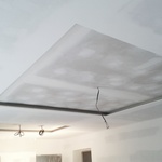 Černobílý interiér obývacího pokoje je vyladěn do posledního detailu Jan Hrubeš & SLIM