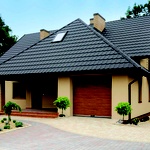 Rodinný dům s krytinou SATJAM Trend s tradičním vzhledem a univerzálním využitím © SATJAM