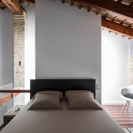 Nové loftové bydlení umí ukázat kvality staré řemeslné práce Foto: AMBAU TALLER D’ARQUITECTES