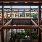 Dům pro tři rodiny, který je připravený na povodně i tropické slunce Foto: Hiroyuki Oki, ostatní Nishizawa Architects