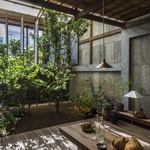 Dům pro tři rodiny, který je připravený na povodně i tropické slunce Foto: Hiroyuki Oki, ostatní Nishizawa Architects