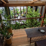 Dům pro tři rodiny, který je připravený na povodně i tropické slunce Foto: Hiroyuki Oki, ostatní Nishizawa Architects