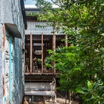 Dům pro tři rodiny, který je připravený na povodně i tropické slunce Foto: Hiroyuki Oki, ostatní Nishizawa Architects