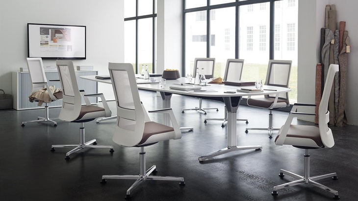 Kancelářská židle poi se dokonale se přizpůsobí vaší výšce i váze
