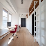Flexibilní byt se promění dle požadavků, stačí přesunout stěny Foto:  Dennis Lo Designs