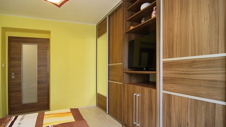 Vestavné skříně na míru se slevou 20 %