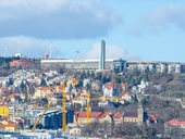 Praha, Strahovský kopec. Jednou z výškových dominant jsou i dvě architektonicky zajímavé věže. Jedná se o výdechy ventilace z tunelu. Zdroj: fotolia.com © dudlajzov