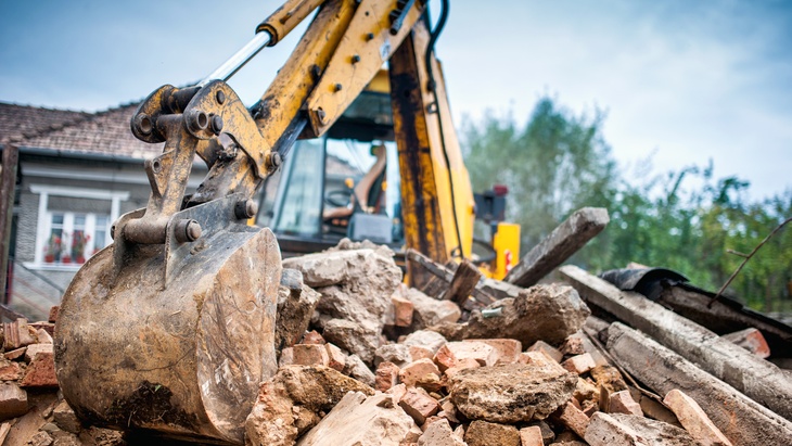 Na smíchovském nádraží začaly demolice pro Smíchov City