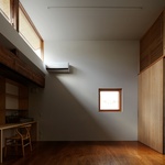 U domu jim postavili dálnici. Architekti našli řešení, dům prošel kompletní renovací  Foto: Shohei Yoshida