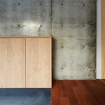 U domu jim postavili dálnici. Architekti našli řešení, dům prošel kompletní renovací  Foto: Shohei Yoshida