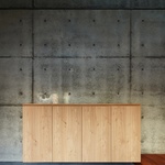 U domu jim postavili dálnici. Architekti našli řešení, dům prošel kompletní renovací  Foto: Shohei Yoshida