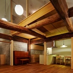 U domu jim postavili dálnici. Architekti našli řešení, dům prošel kompletní renovací  Foto: Shohei Yoshida