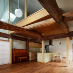 U domu jim postavili dálnici. Architekti našli řešení, dům prošel kompletní renovací  Foto: Shohei Yoshida