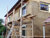 VIDEO: Pasivní dům jako dřevostavba s hliněnými omítkami. Zkušenosti z praxe