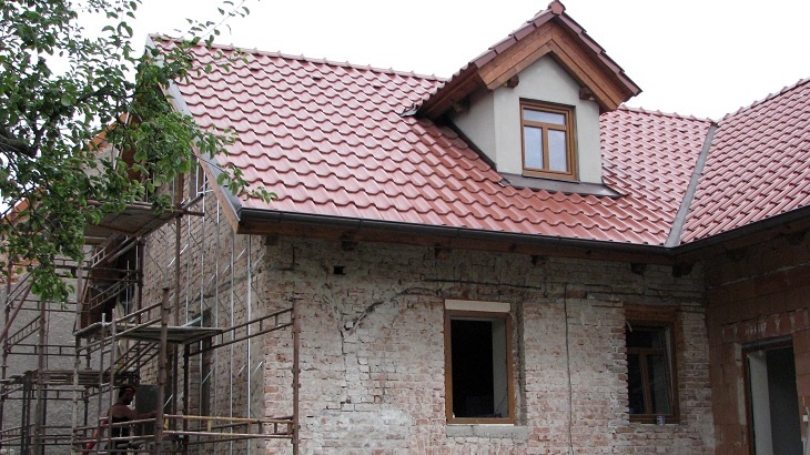 Starší dům spolehlivě a bezpečně zateplíte pomocí provětrávané fasády