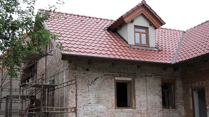 Starší dům spolehlivě a bezpečně zateplíte pomocí provětrávané fasády Starší dům spolehlivě a bezpečně zateplíte pomocí provětrávané fasády