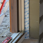 Izolace připojovací spáry, aplikace pásky pro clima na okně © CIUR a.s.