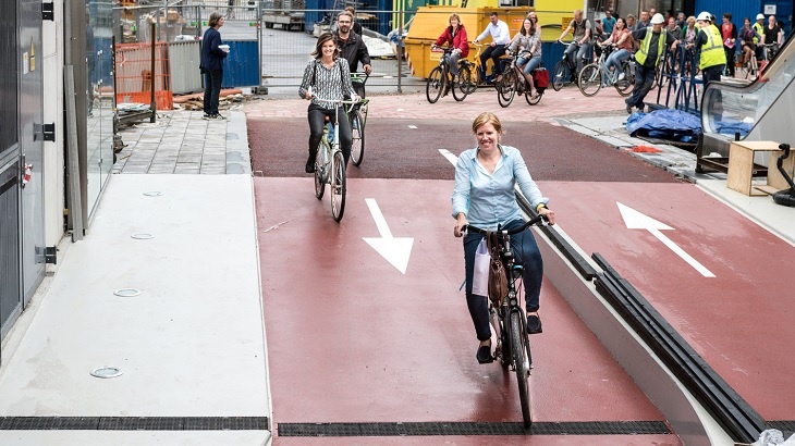 Největší parkoviště pro cyklisty na světě. Kolik pojme kol a kde stojí?