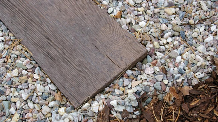 DITON Linie dřeva – betonová dlažba s otiskem skutečného dřeva