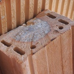 Detail průřezu plochým nenosným překladem Heluz Foto: Ing. arch. Oldřich Rejl