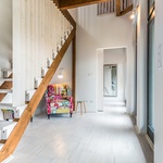Moderní bydlení sází na přirozenost. Dům se inspiruje tradiční architekturou Foto: Tamás Bata