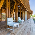 Moderní bydlení sází na přirozenost. Dům se inspiruje tradiční architekturou Foto: Tamás Bata