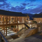 Moderní hotel skvěle zapadl do památkové zóny UNESCO Foto – Hiromatsu, Yuming Song (Beijing Ruijing Photo)