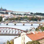 Od nejbližšího: Železniční most, Palackého most, Jiráskův most, Most legií, Karlův most © salpics32 - Fotolia