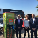Rychlé dobití baterií vozů u řetězce rychlého stravování McDonald´s