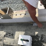 Zdění z VPC cihel za pomocí "saní" z Vapisu