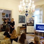 Síť Glastetik představila hostům Petra Takáčová, manažerka sítě Glastetik a Klára Soukupová, specialistka na interiérová skla.