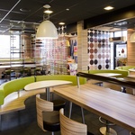 Interiér modulární restaurace McDonald´s, Mladá Boleslav